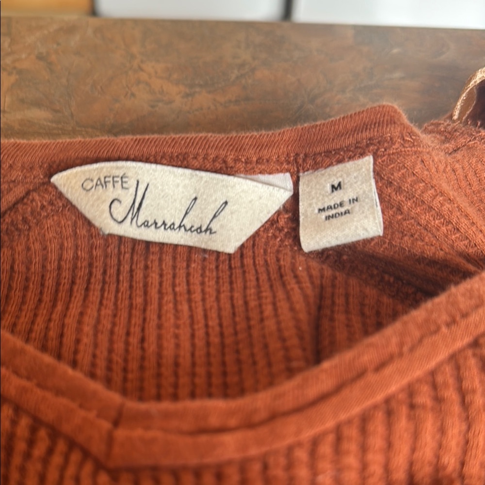 Rust Long Sleeve Ribbed Top - Picture 2 of 2